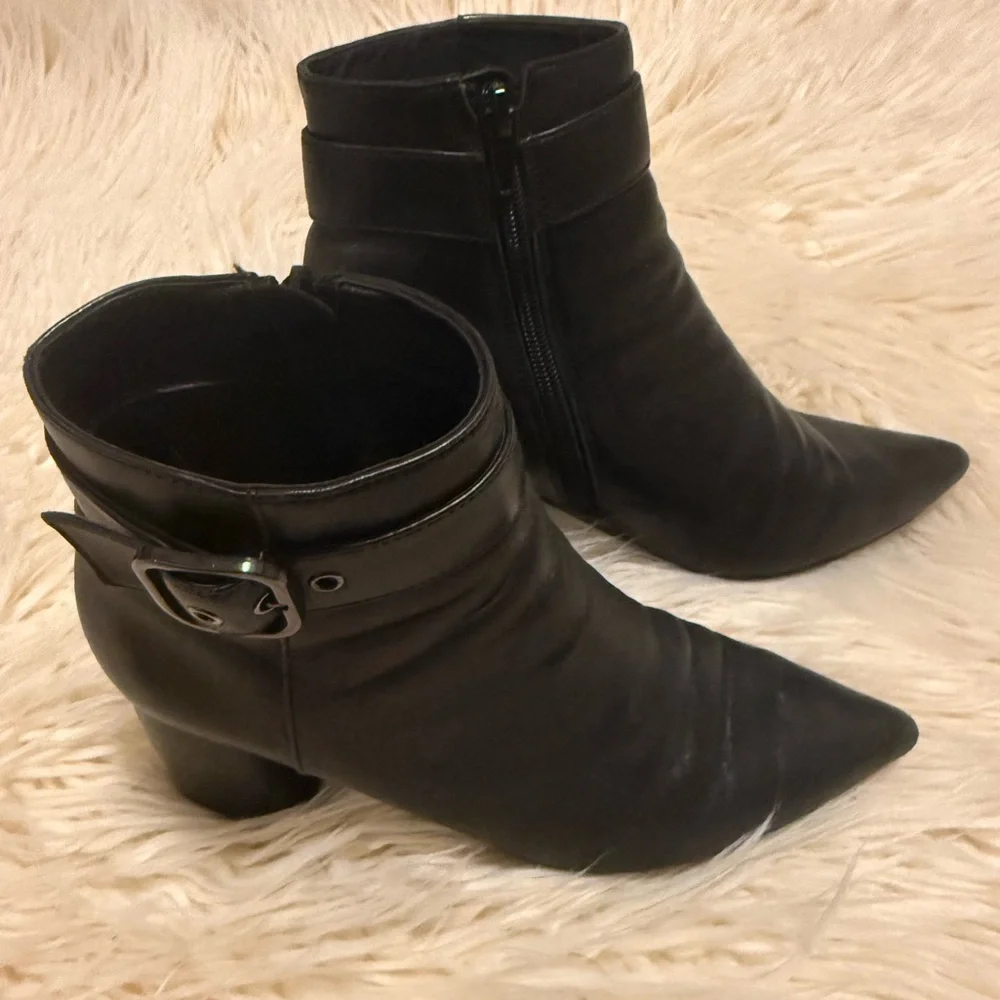 Vaneli Black Leather Booties Size 7.5